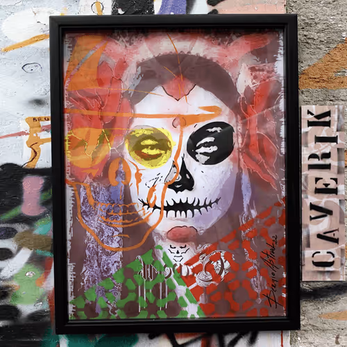 Item #35188988805334884031176030794878651530762643521850705539710950925847245094922 Media