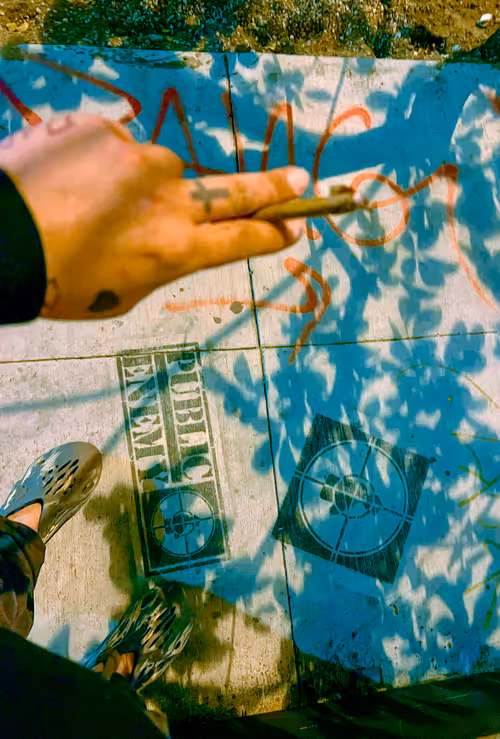 Item #73450565912043107582986494108342994017414102752882869276726541260147132465153 Media