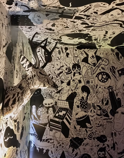 Item #51690675638909644790966826113213763437997288927381309606437551995690445438977 Media