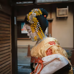 Maiko.