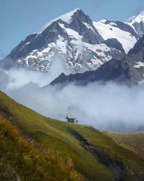 Item #59404681870809906448390957325299961742928436828892721220786848722040288968705 Media