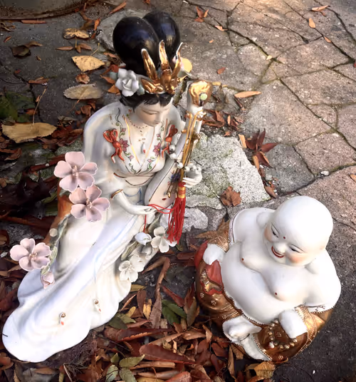 Item #46165039253768007082399740641195616512742564735458556676886734421765256118273 Media