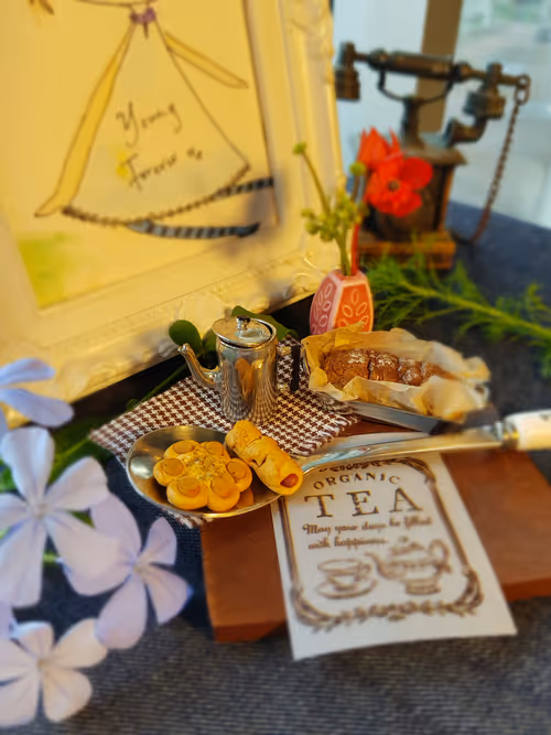 Item #78012361124797446150977325046127446496473718159464046209329018566774016180324 Media