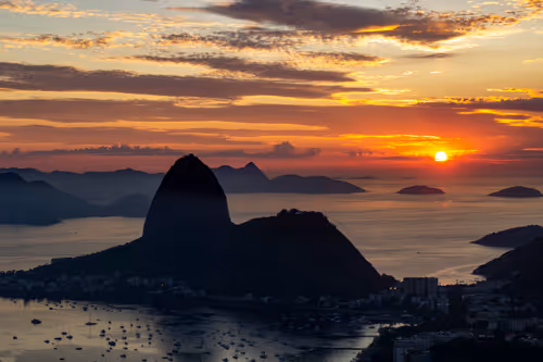 Item #111826274014369787232323759206020635750151409343258999338150703708904351596545 Media