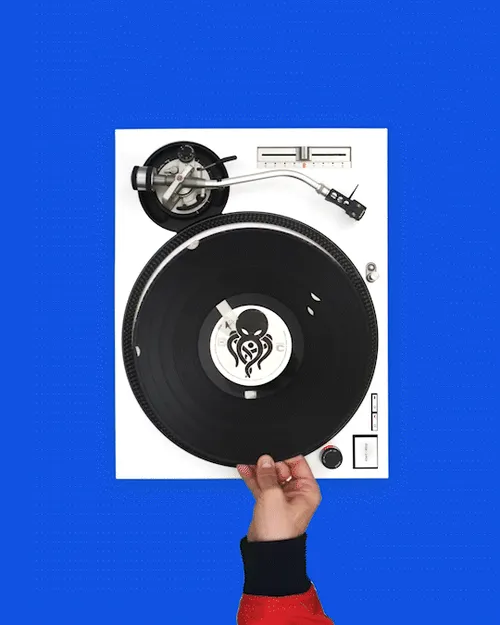 Item #59419360684416734486908059768605667177815651271378515511533460046848760741889 Media