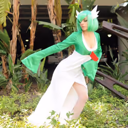 Sexy Gardevoir Pokemon Cosplay