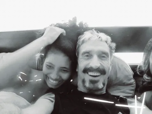 Item #51792000692652649706991026145015157507097883569816070395065263830289937858561 Media