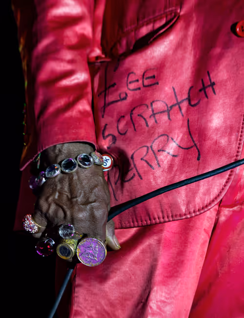 Item #56431751608181922231259635946092067407977788553703326303680802232685408813057 Media