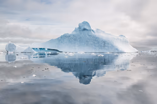 Item #41168216075356421475418355440995855194174491926388925330776099967647690522625 Media