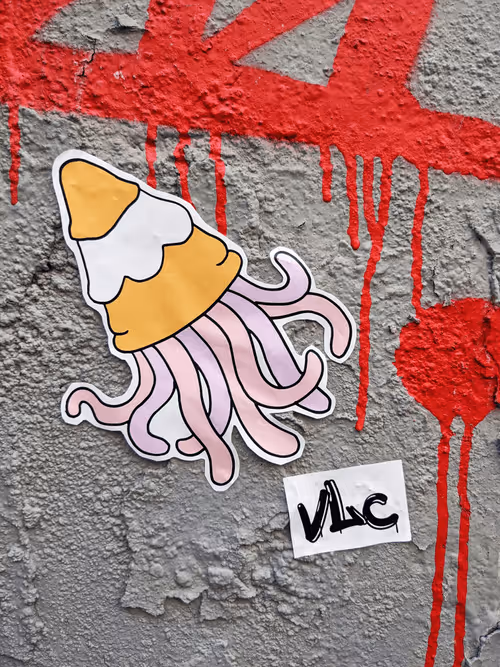 Item #74514486366930999863183303937488495413909095535195909856011804946880356417537 Media