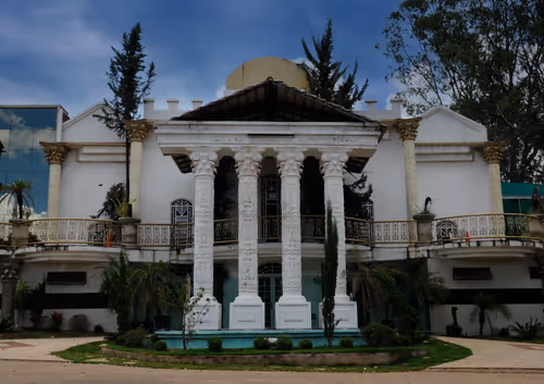 Item #87043191752969868956033485291234168825539198761210086357082578173199902572545 Media