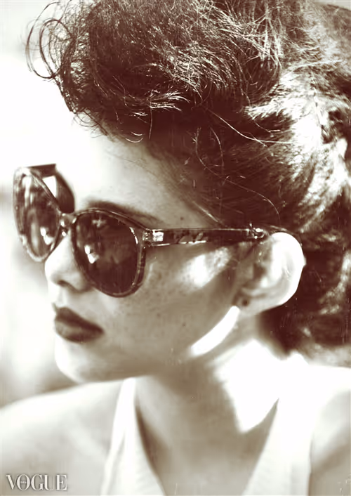 Item #46756415740584708337131654477252885672277409931522608428310974617977043812353 Media