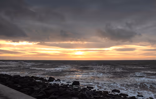 When The Sun Goes Down by cait_photo