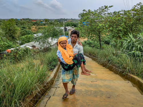 Item #28483083615204022371300351477704581571274768988091129970329682105457627365377 Media