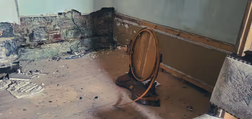 Item #13473500973687785898796463285955460631407349614781281766798596514603459411969 Media