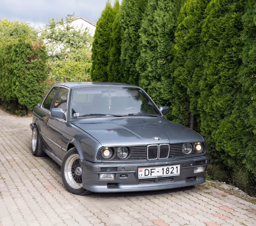 Item #25470557417278198087949747969067709618053456310099273020821529184650854924289 Media