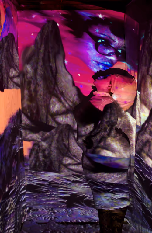 Item #96256918903236893927075823538781400565746838975666275483429199091732385366116 Media