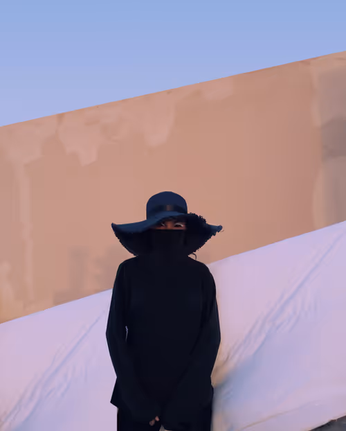 Item #63324450979353932572546796381388974853561747879606244592105116287661743538177 Media