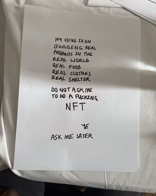 Item #32089576153185588566333744223521862415093065003898000157136581610826025140225 Media