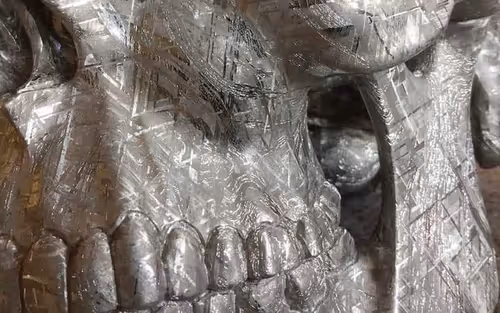 Item #19396392898354259283439382655842638115748855885703908359759593643173237227521 Media