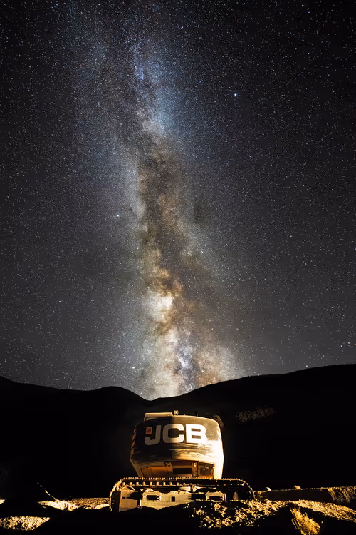 Item #9425749833926335333001150146280296056948702908253502131347533658453388034049 Media