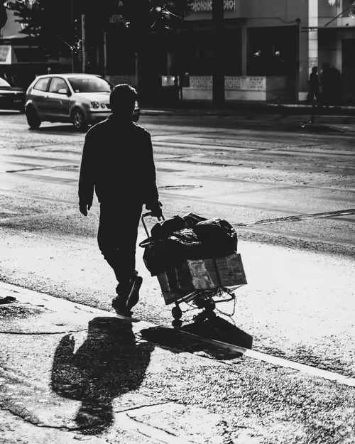 Item #692228807633545716775757127906681102618653973765444029041337452437417492481 Media