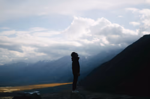 Item #74560649326607298578853393268143794665781666052470848563380919804469538979841 Media