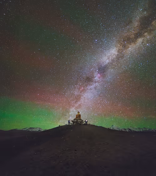 Item #9425749833926335333001150146280296056948702908253502131347533655154853150721 Media