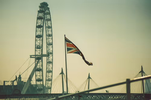 Item #43510673518865722071852974140045267227377703684742026118678099358374430769153 Media