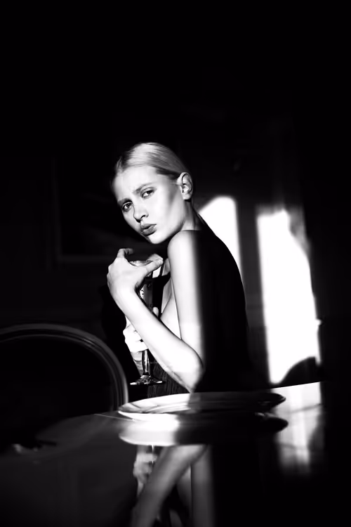 Item #50867123626424774834261631235437206087051938967624587772037365542347432001537 Media