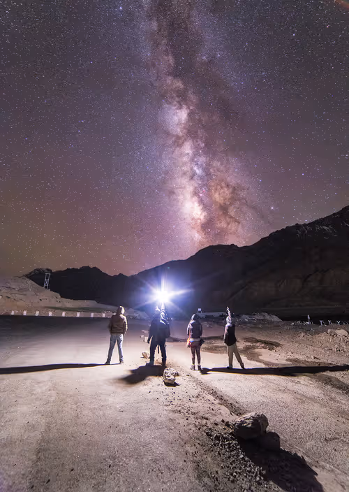 Item #9425749833926335333001150146280296056948702908253502131347533654055341522945 Media