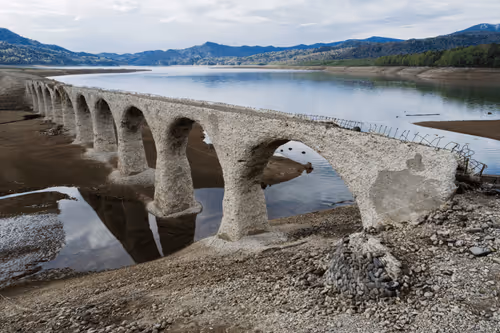 Item #48859137615643323655196029833503422829626660192385446551357751531479098195969 Media