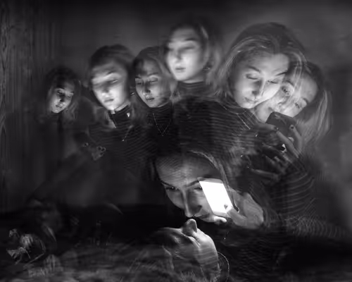 Item #77761289666355634549061947601367073139661956540626141882795485167503726870529 Media