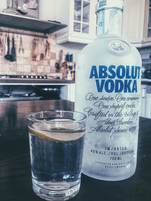 Item #74115066004589151620111760300377588999647427429410125442737561298943495634945 Media