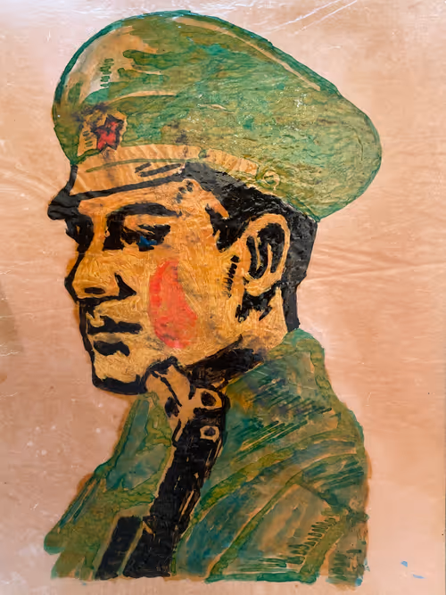 Item #49993495329232765142873540621971394310671190405851843847133684175589274025985 Media