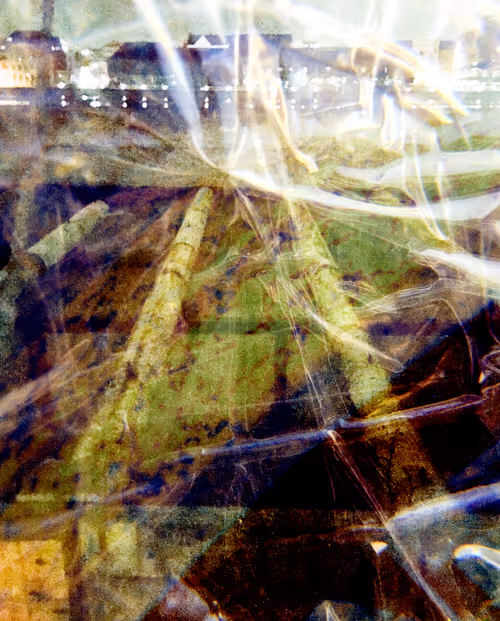 Item #58312433631864427601172952075011378080943056977712016653169188513811485687809 Media