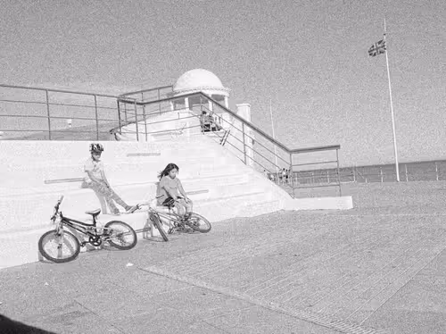 Item #69993621646733954887129407135556683687102018335866901743890553541040355147777 Media