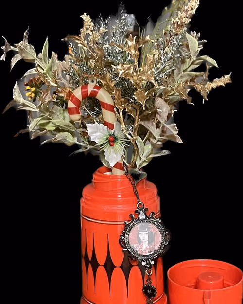 Item #37315757993980309935145611659525731225027632664447238352600039031712719568897 Media