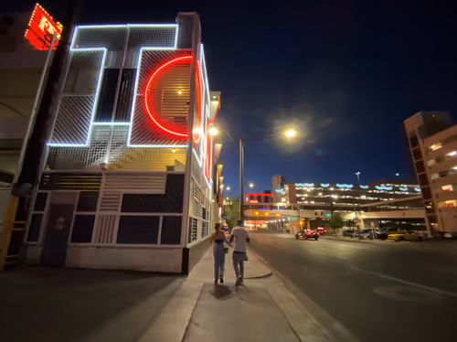 Item #48586363759381503143042118242978001323751418884239391505407157646423341662209 Media