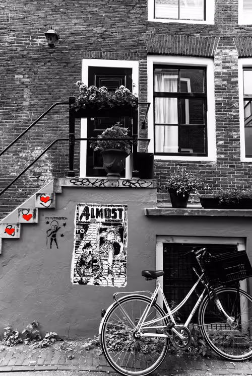 Item #77318918982881373487246577198894404313220364268321034048835046440390396739585 Media