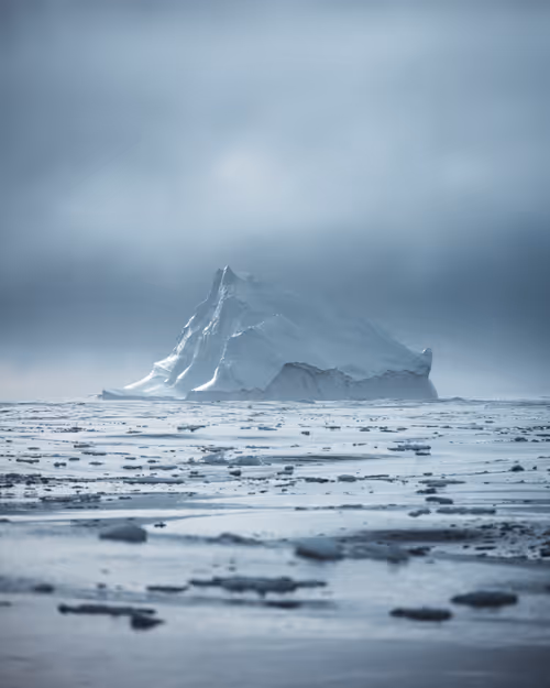 Item #59969087872528247593562305556961493003860374277083575615722774400509163864065 Media