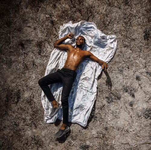 Item #51082641443820473803318409807995596753001585459316189646274989692810426318849 Media