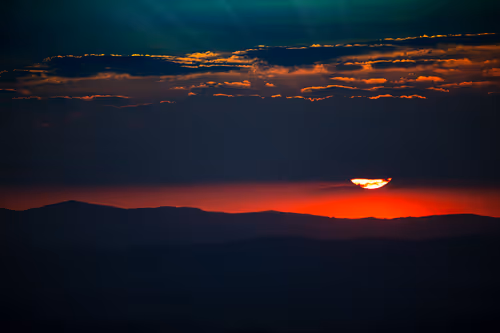 Item #46709965239587215851558087466762379659612403751449934923508460040725014249473 Media