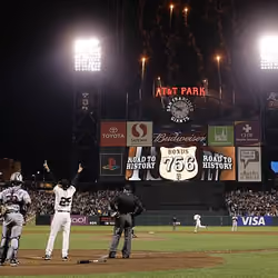 Barry Bonds Crushes 756 at AT&T Park