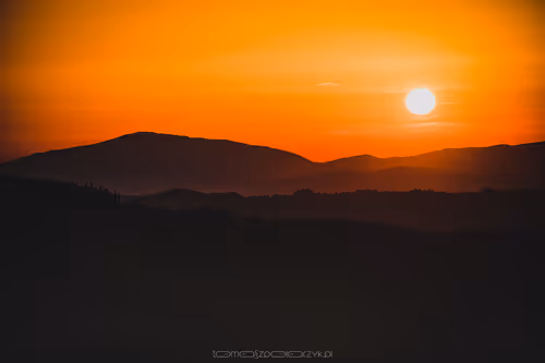 Item #46709965239587215851558087466762379659612403751449934923508460046222572388353 Media