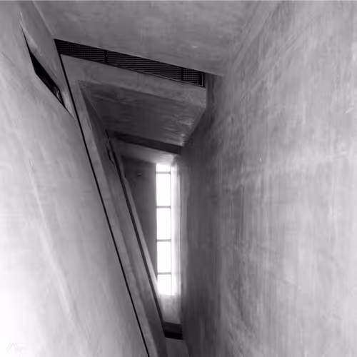 Item #34074302066752213715126654038462946332588047310136711959584651181742593409034 Media