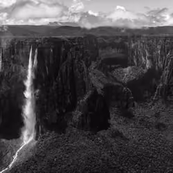 10,000 KM - Salto Angel