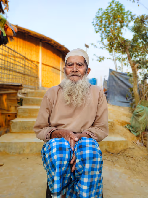 Item #28483083615204022371300351477704581571274768988091129970329682096661534343169 Media