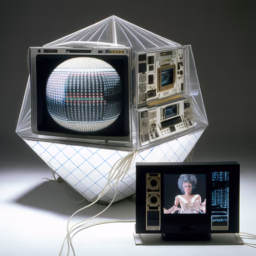 Item #70792689779761772644855998150403062278063569159376173978255223869833658499073 Media