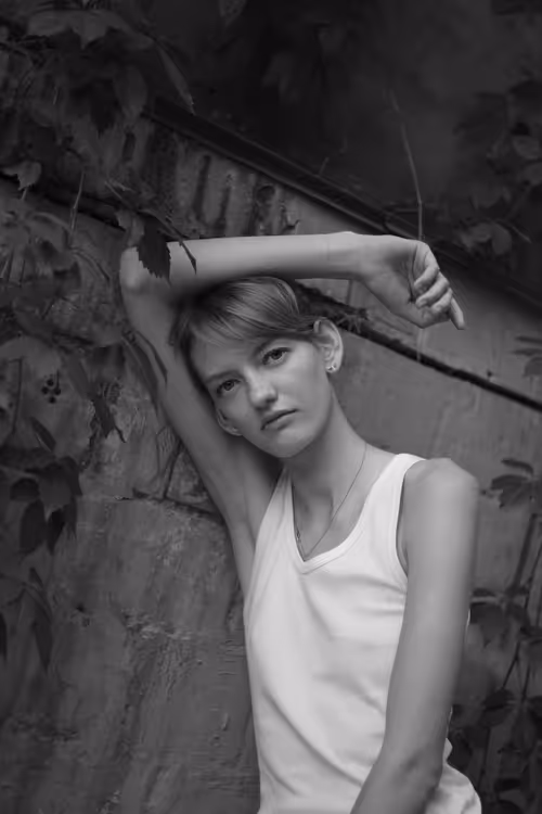 Item #50867123626424774834261631235437206087051938967624587772037365698478083145729 Media